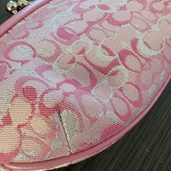 Coach Kisslock Wristlet Pink Lurex Signature C - Picture 5 of 12